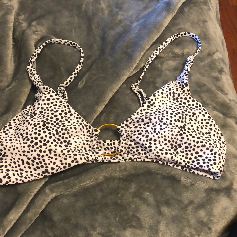 Very cute black and white swimsuit top